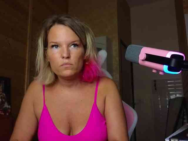 Findom_Lady_Shine webcam