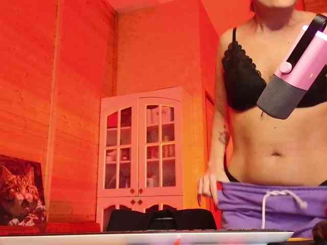 Findom_Lady_Shine webcam