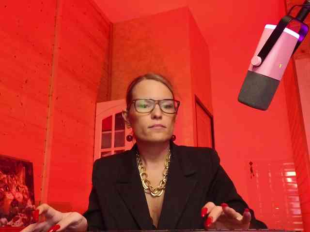 Findom_Lady_Shine webcam