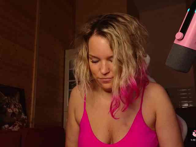 Findom_Lady_Shine webcam
