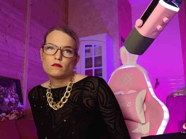 Findom_Lady_Shine webcam