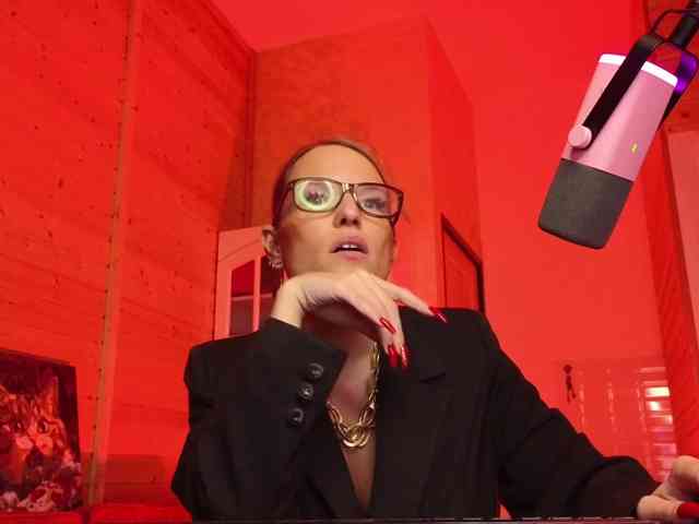 Findom_Lady_Shine webcam