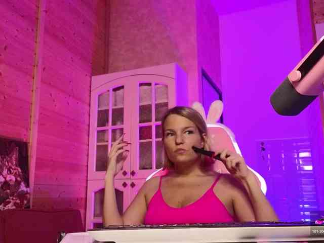 Findom_Lady_Shine webcam