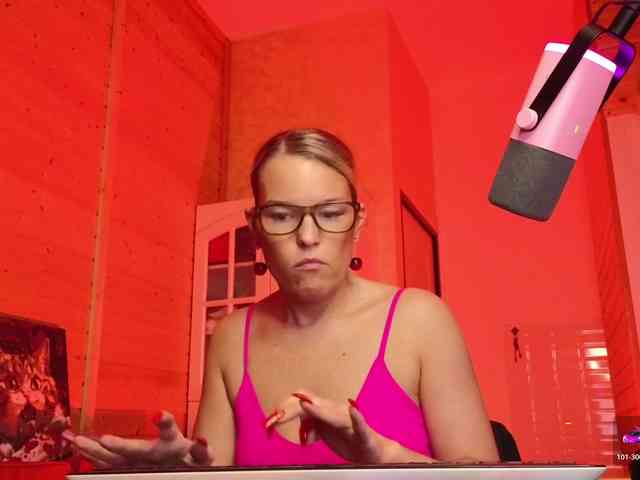 Findom_Lady_Shine webcam