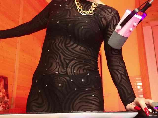 Findom_Lady_Shine webcam