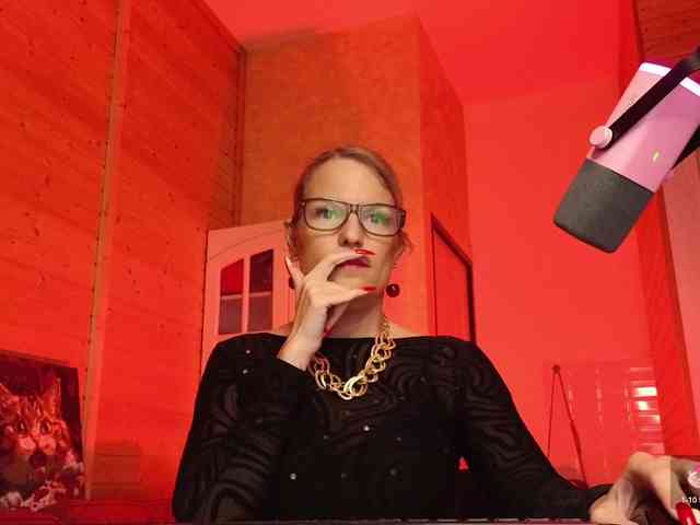 Findom_Lady_Shine webcam