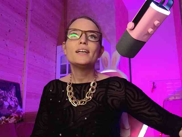 Findom_Lady_Shine webcam