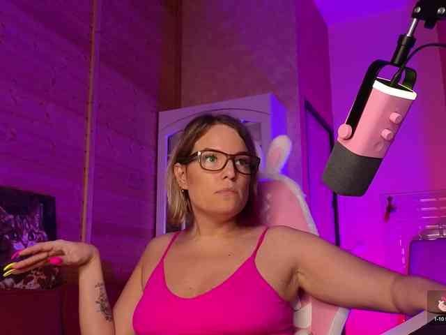 Findom_Lady_Shine webcam