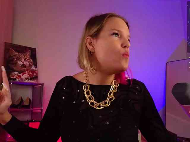 Lady_Shine webcam