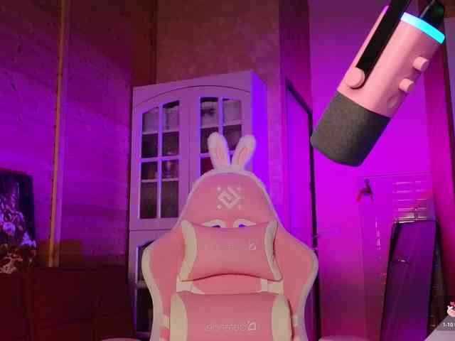 Findom_Lady_Shine webcam