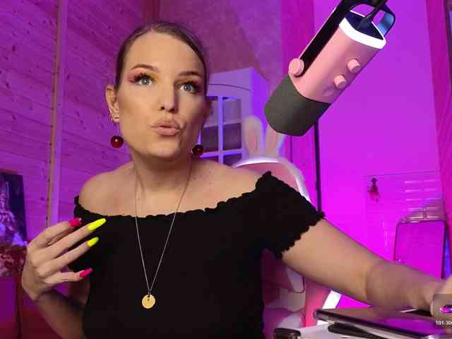 Findom_Lady_Shine webcam