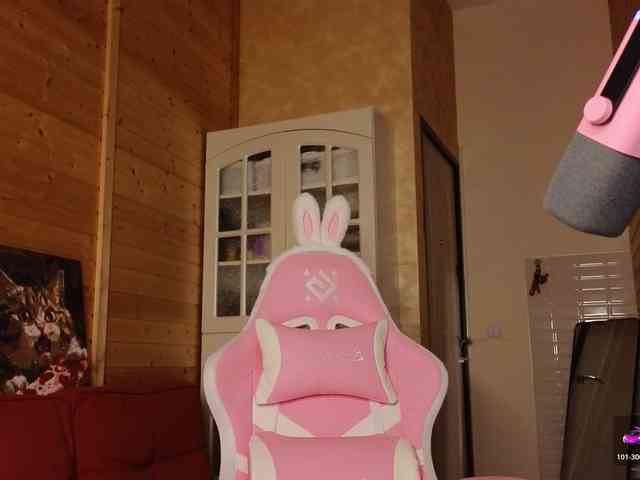 Findom_Lady_Shine webcam