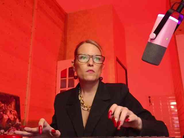 Findom_Lady_Shine webcam