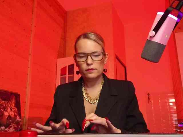 Findom_Lady_Shine webcam