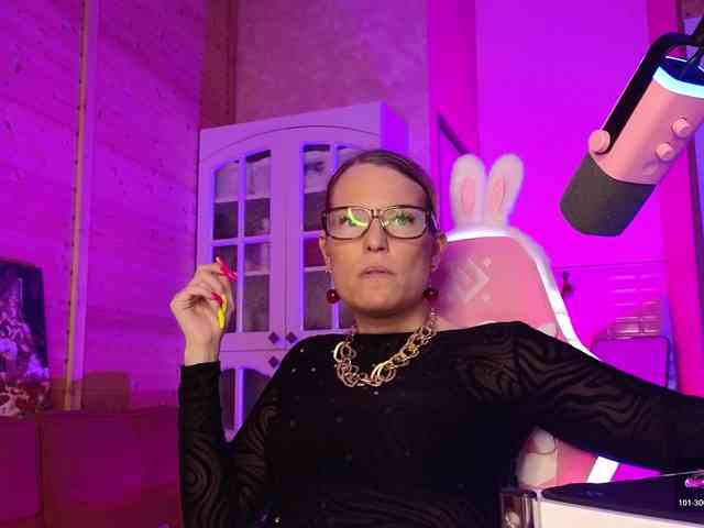 Findom_Lady_Shine webcam