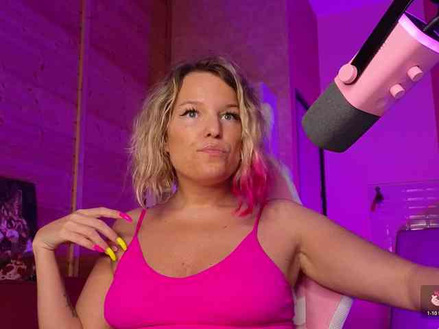 Findom_Lady_Shine webcam
