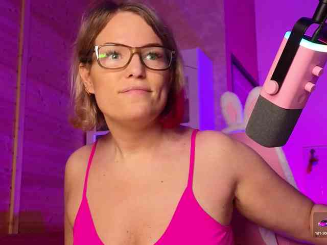 Findom_Lady_Shine webcam