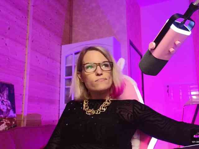 Findom_Lady_Shine