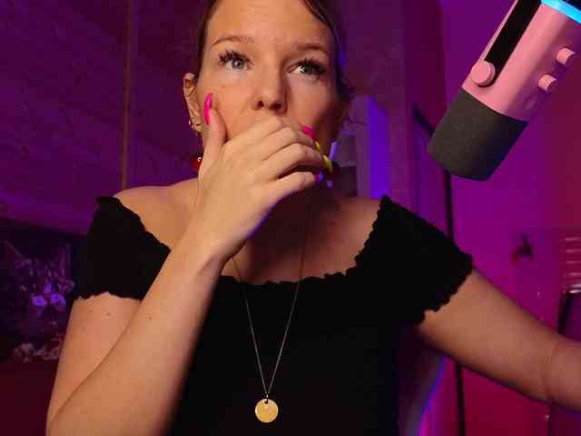 Findom_Lady_Shine webcam