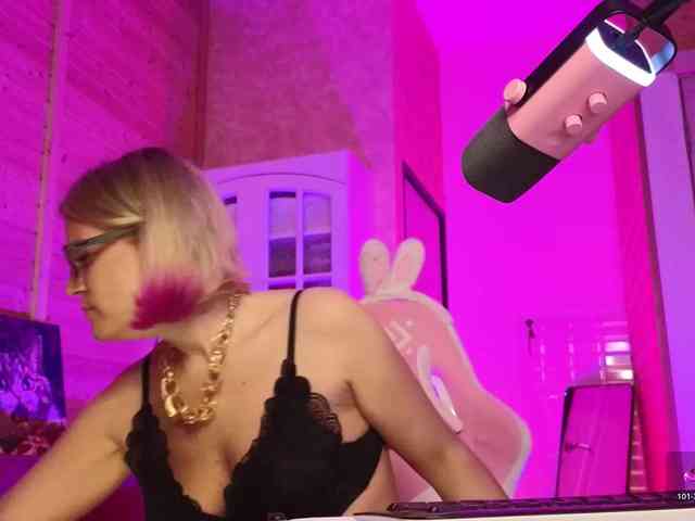 Findom_Lady_Shine webcam