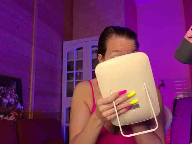 Findom_Lady_Shine webcam