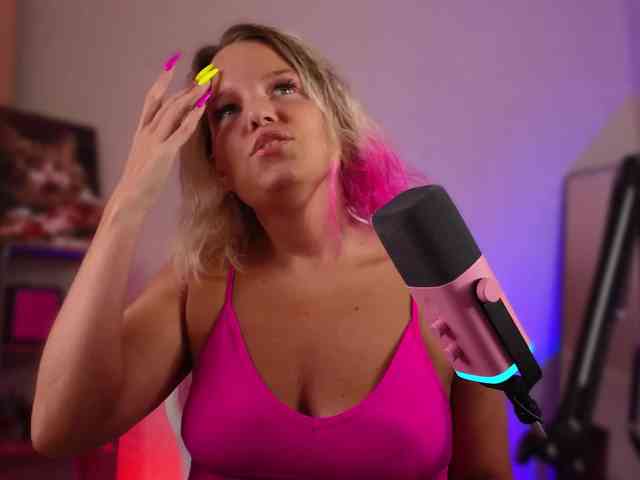 Findom_Lady_Shine webcam