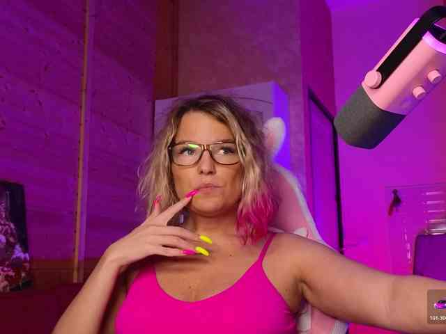 Findom_Lady_Shine webcam