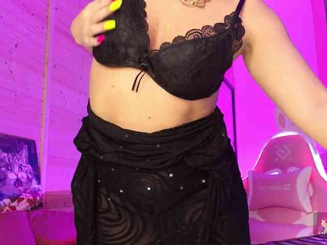 Findom_Lady_Shine webcam