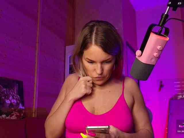 Findom_Lady_Shine webcam