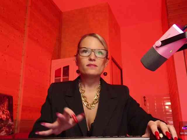 Findom_Lady_Shine webcam