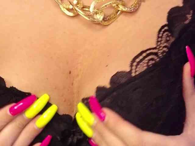 Findom_Lady_Shine webcam