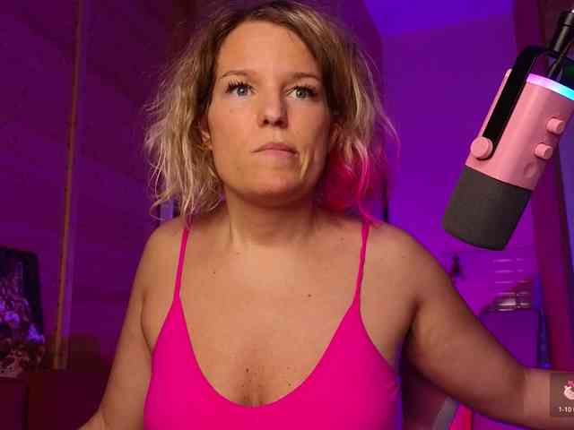 Findom_Lady_Shine webcam