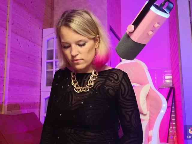 Findom_Lady_Shine webcam