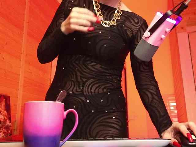 Findom_Lady_Shine webcam