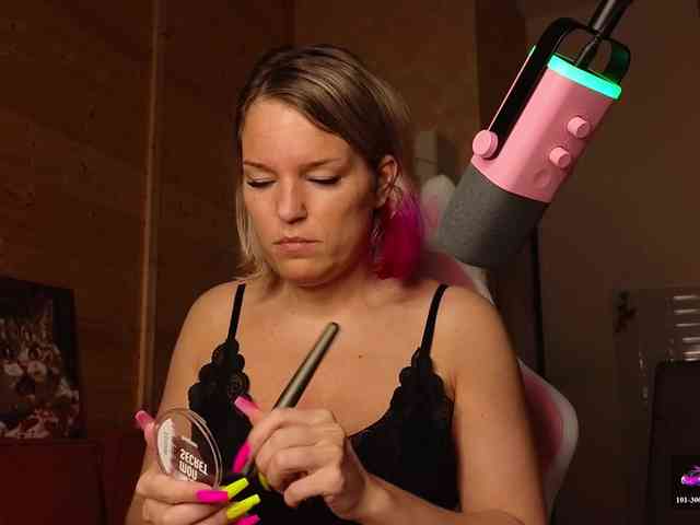 Findom_Lady_Shine webcam