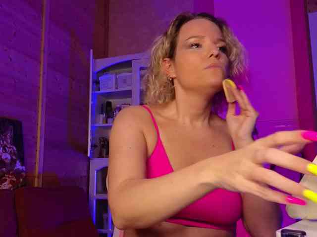 Findom_Lady_Shine webcam