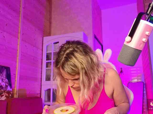 Findom_Lady_Shine webcam