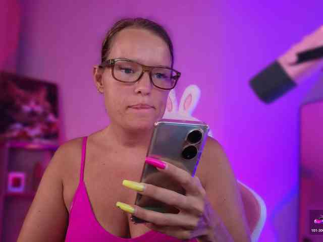 Findom_Lady_Shine webcam