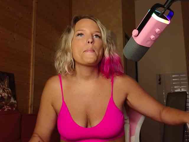 Findom_Lady_Shine webcam