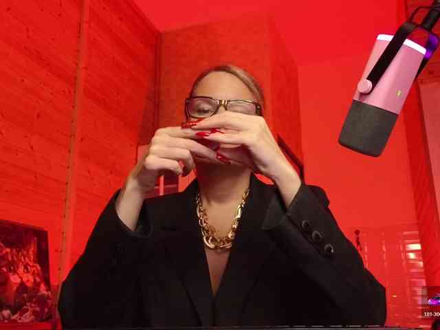 Findom_Lady_Shine webcam