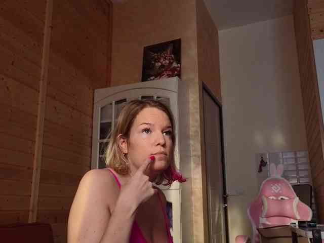 Findom_Lady_Shine webcam
