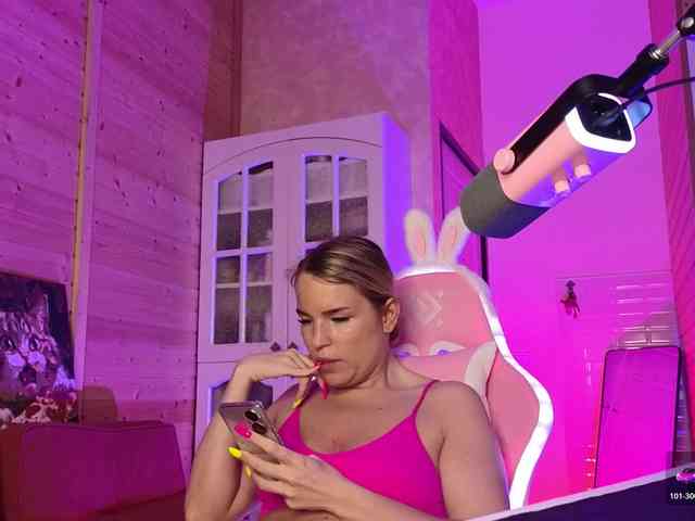 Findom_Lady_Shine webcam