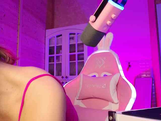 Findom_Lady_Shine webcam