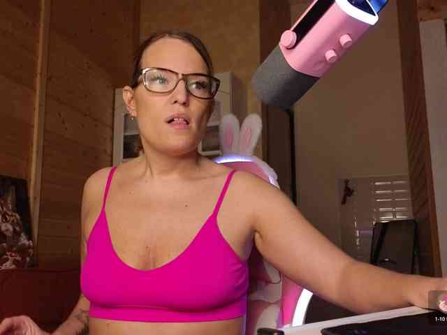Findom_Lady_Shine webcam