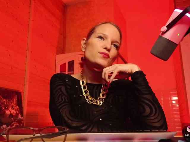 Findom_Lady_Shine webcam