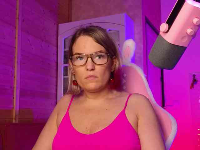 Findom_Lady_Shine webcam