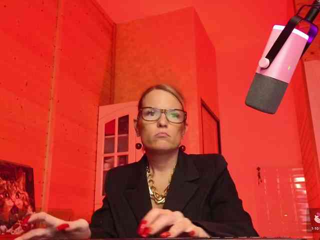 Findom_Lady_Shine webcam