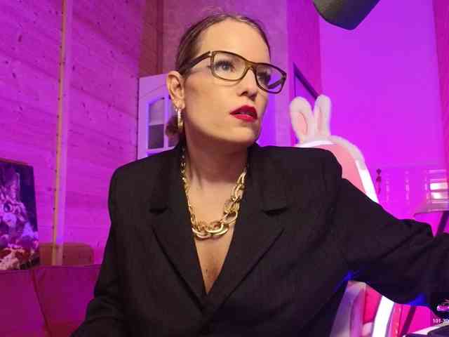 Findom_Lady_Shine webcam