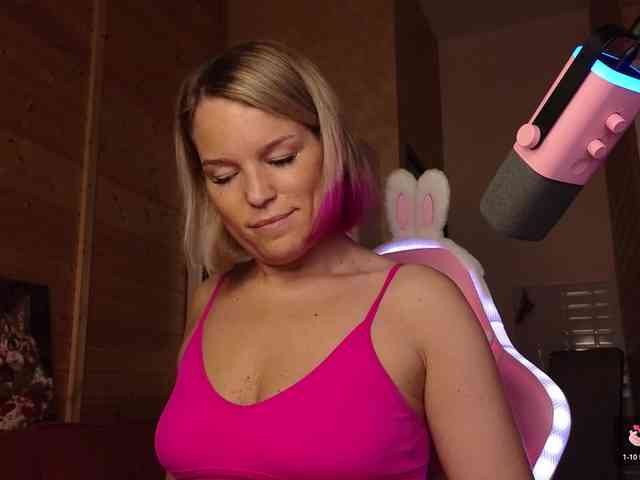 Findom_Lady_Shine webcam