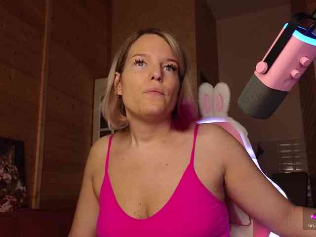 Findom_Lady_Shine webcam